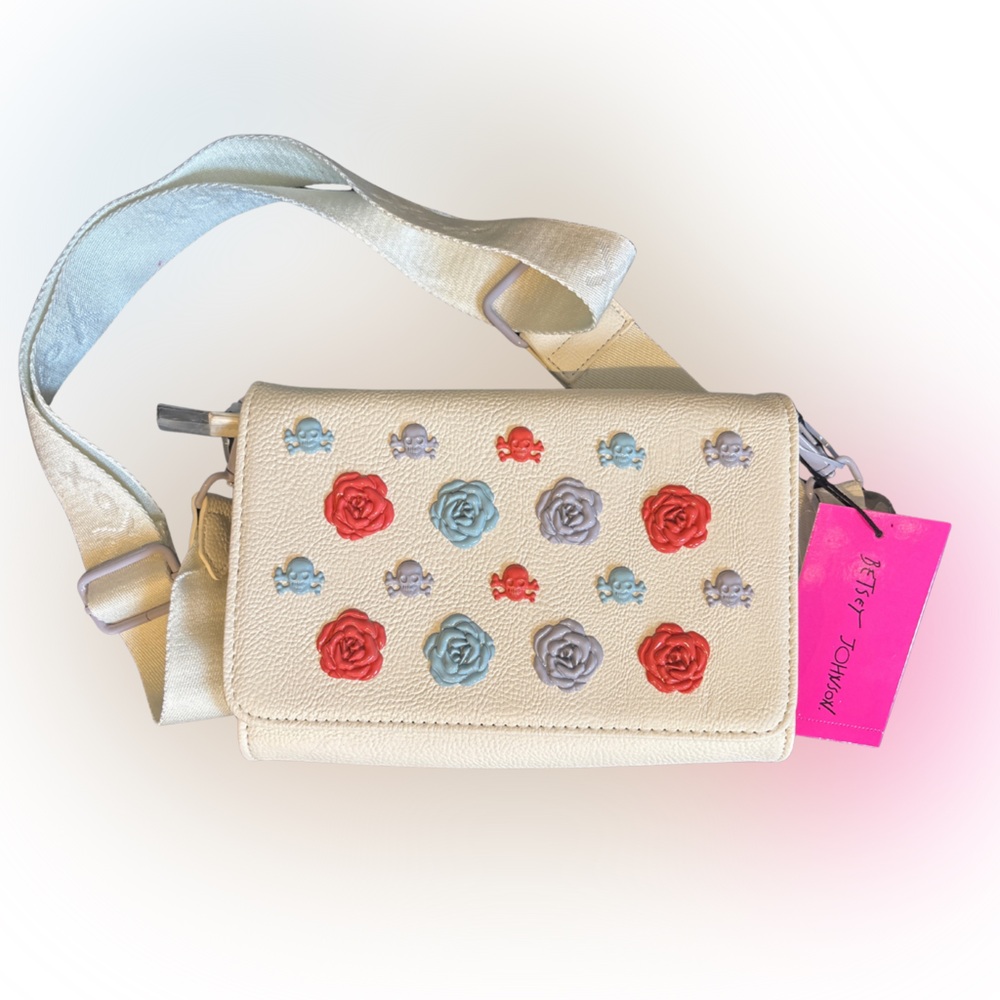 Betsey Johnson NWT Floral Skull Crossbody Wallet – 3D Detail, Adjustable Strap